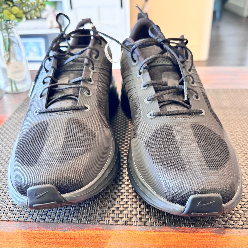 Nike Men’s Lunar Roam brand new!!
